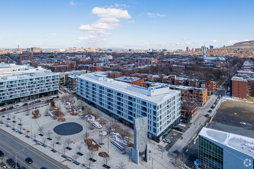 1300 Av Thérèse-Lavoie-Roux, Outremont, QC for lease - Aerial - Image 2 of 3