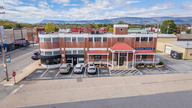 Plus de détails pour 406 W Spotswood Trl, Elkton, VA - Commerce de détail à vendre