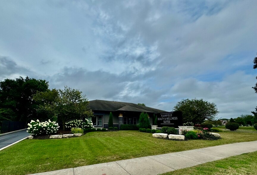 4998 Theodore St, Plainfield, IL à louer - Photo du bâtiment - Image 2 de 29