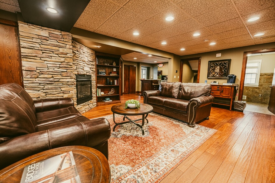 1507 Monroe Ave, Rochester, NY à vendre - Photo du bâtiment - Image 2 de 8