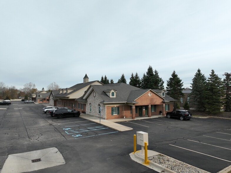 43150-43154 Dequindre Rd, Sterling Hts, Sterling Heights, MI for sale - Building Photo - Image 1 of 4