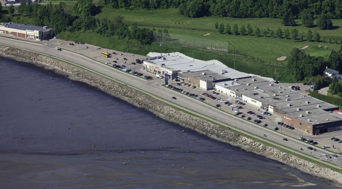 153-375 Boul De Comporté, La Malbaie, QC for lease Building Photo- Image 1 of 1