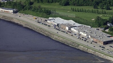 153-375 Boul De Comporté, La Malbaie, QC for lease Building Photo- Image 1 of 1