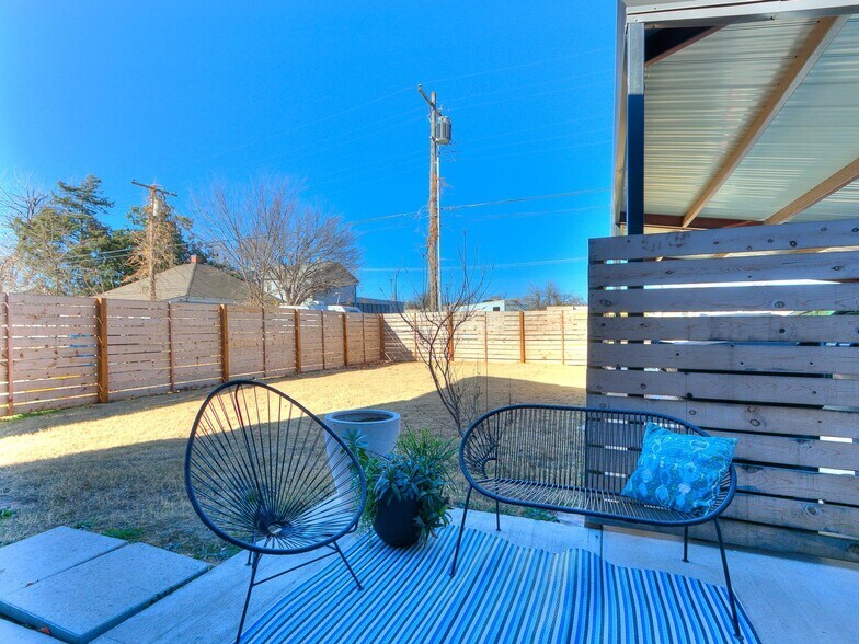 711 N Douglas Ave, Oklahoma City, OK à vendre - Photo du bâtiment - Image 2 de 28