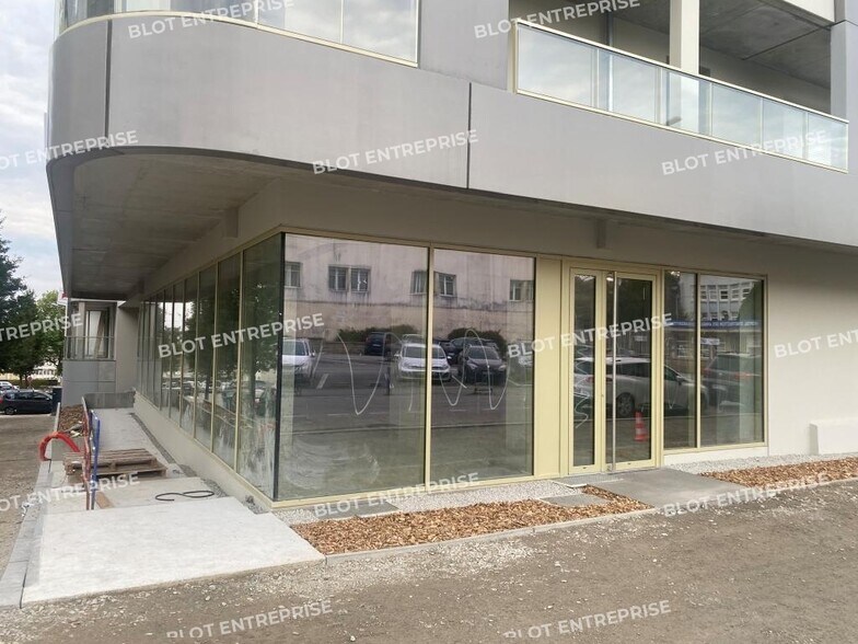 Commerce de détail dans Brest à vendre - Photo du bâtiment - Image 2 de 6