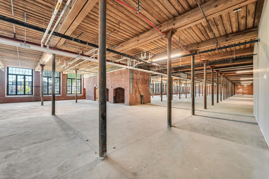 100 State St, Ludlow, MA for lease - Interior Photo - Image 3 of 12