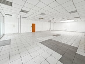 151 Boulevard Danielle Casanova, Marseille for lease Interior Photo- Image 2 of 14