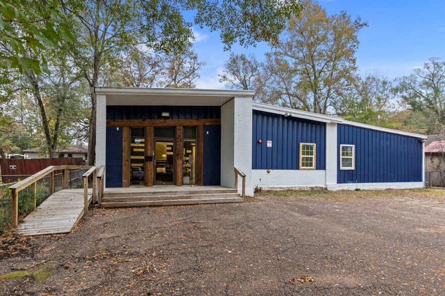 1102 Callahan Ave, Conroe, TX à vendre - Photo du bâtiment - Image 3 de 11