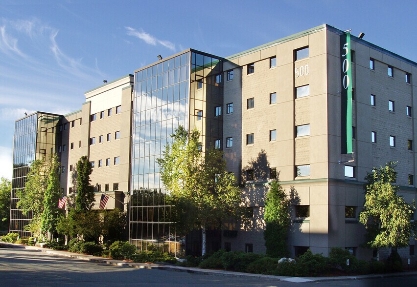 500 W Cummings Park, Woburn, MA à louer - Photo du bâtiment - Image 1 de 4