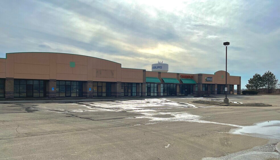 130-160 Harvest Dr, Louisburg, KS for lease - Building Photo - Image 3 of 12