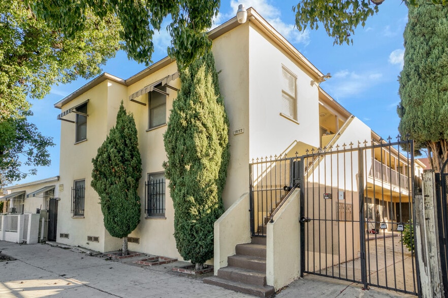 1922 Locust Ave, Long Beach, CA à vendre - Photo du bâtiment - Image 1 de 18