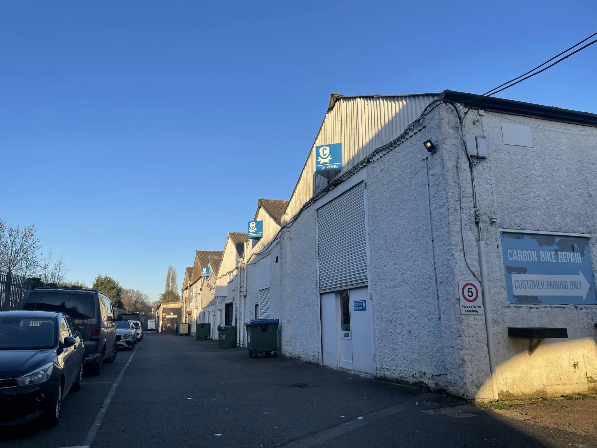 Kingston Rd, Leatherhead for lease Building Photo- Image 1 of 4