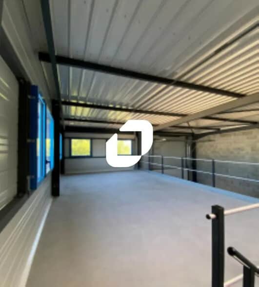 Office in Coublevie for lease - Building Photo - Image 3 of 10