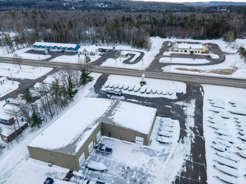 102 Main Rd, Holden, ME à vendre - Photo du bâtiment - Image 3 de 10