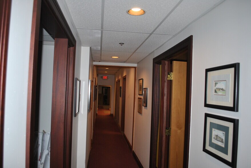 1361 E 55th St, Cleveland, OH à vendre - Photo du bâtiment - Image 3 de 7