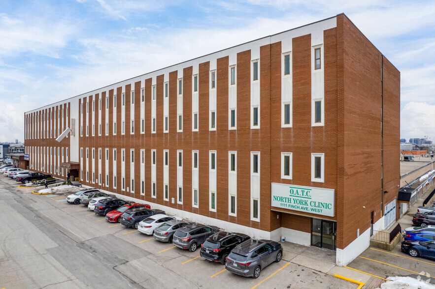 1111 Finch Ave W, Toronto, ON for lease - Building Photo - Image 1 of 6