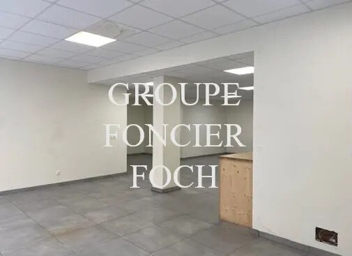 Retail in Lyon for lease - Interior Photo - Image 3 of 4