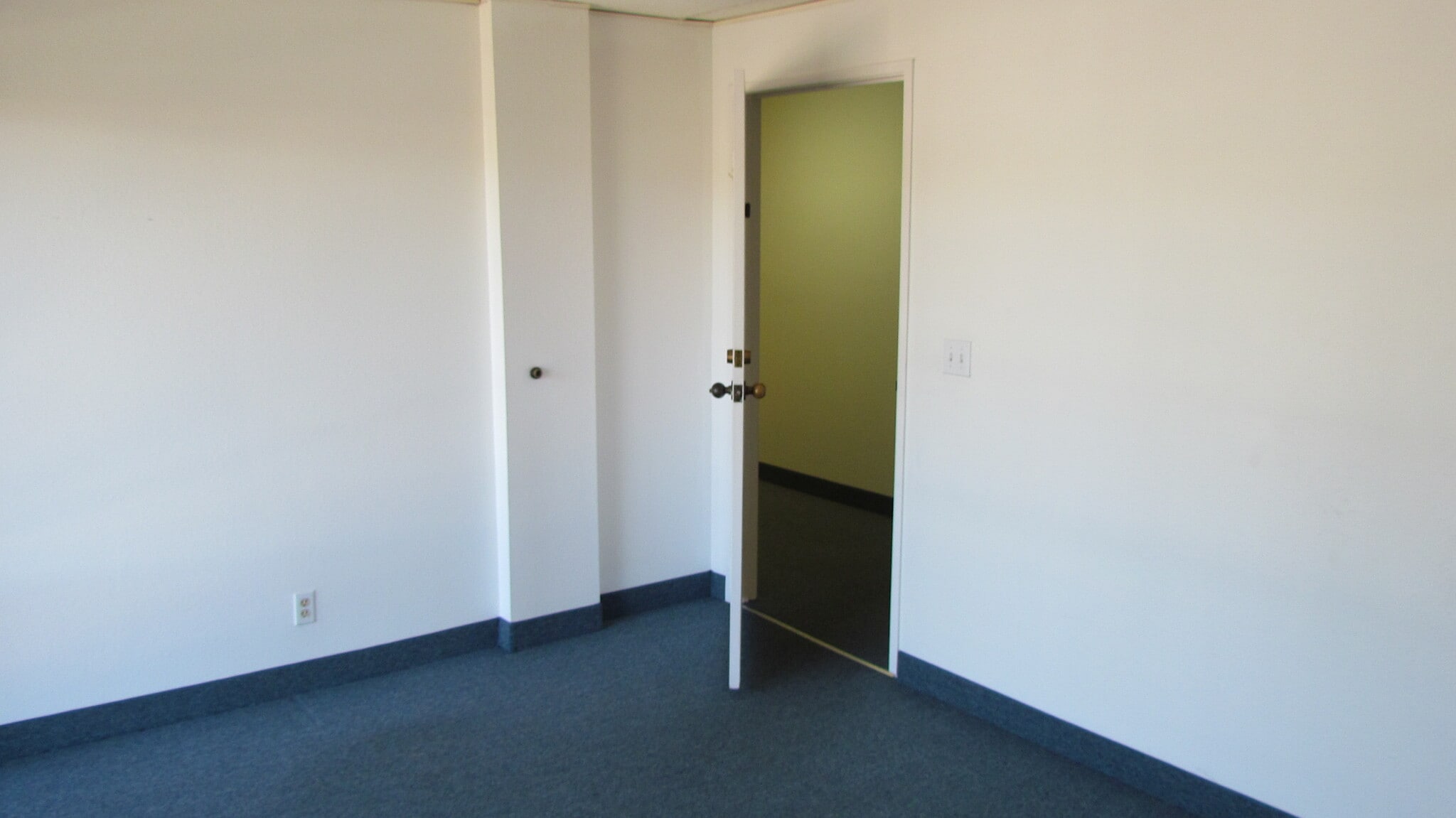 1277 Garnet Ave, San Diego, CA for lease Interior Photo- Image 1 of 2