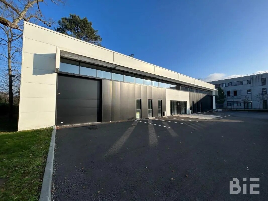 Office in Mérignac for lease Building Photo- Image 1 of 13