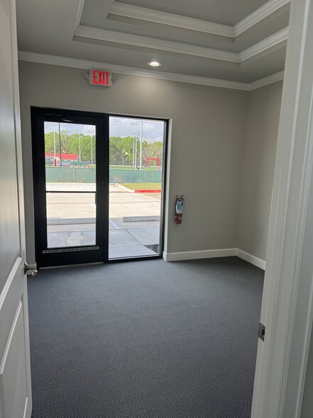 26717 Westheimer Pky, Katy, TX for lease - Interior Photo - Image 3 of 10