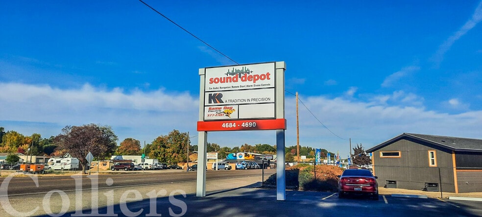 4684-4688 W Chinden Blvd, Boise, ID à louer - Photo du bâtiment - Image 3 de 6
