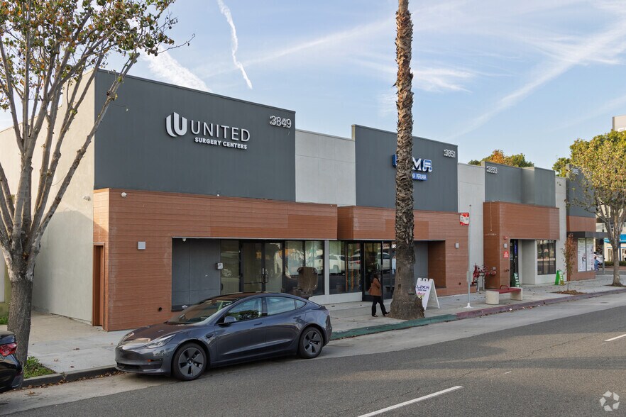 3855 Atlantic Ave, Long Beach, CA à louer - Photo du bâtiment - Image 3 de 4