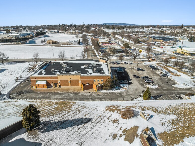 1401 Springdale St, Mount Horeb, WI à vendre - Photo du bâtiment - Image 2 de 7