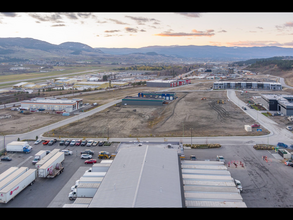 2075 Matrix Cres, Kelowna, BC - Aérien  Vue de la carte