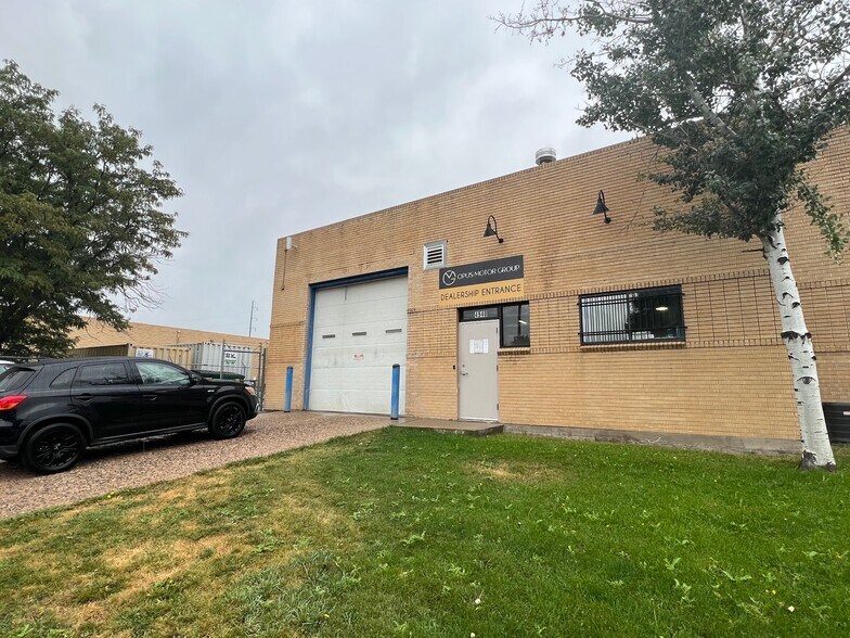 4940 E Asbury Ave, Denver, CO à louer - Photo du bâtiment - Image 2 de 10