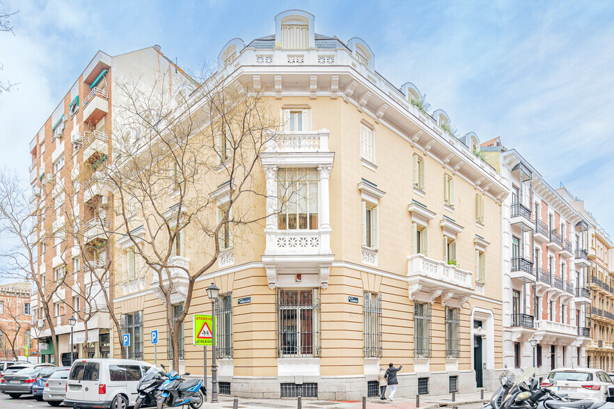 Calle del Españoleto, 17, Madrid, Madrid à louer - Photo principale - Image 1 de 2