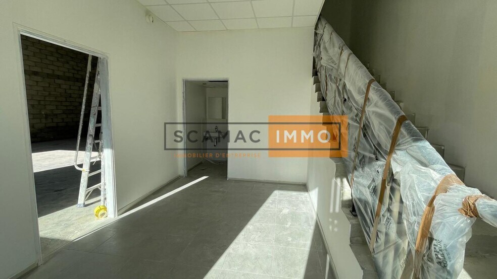 Industriel dans Aubergenville à louer - Photo intérieure - Image 3 de 10