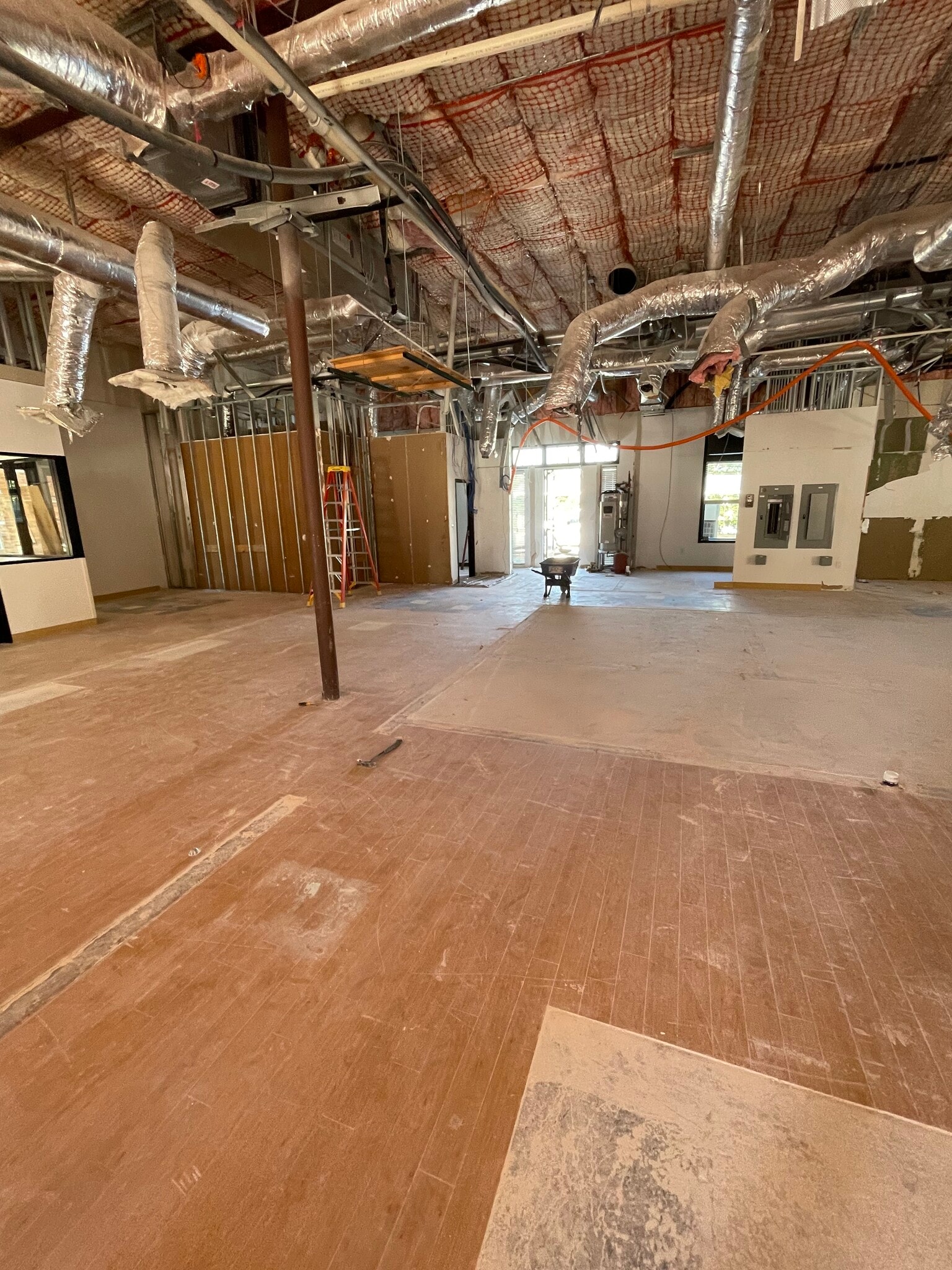 1600 W Northwest Hwy, Grapevine, TX for lease Interior Photo- Image 1 of 10