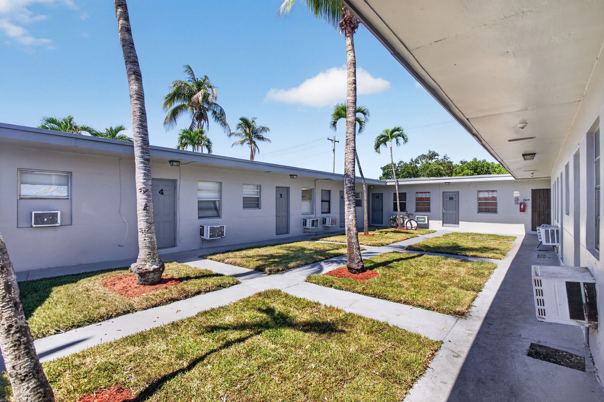 821-825 NW 10th Ter, Fort Lauderdale, FL à vendre Photo du bâtiment- Image 1 de 21