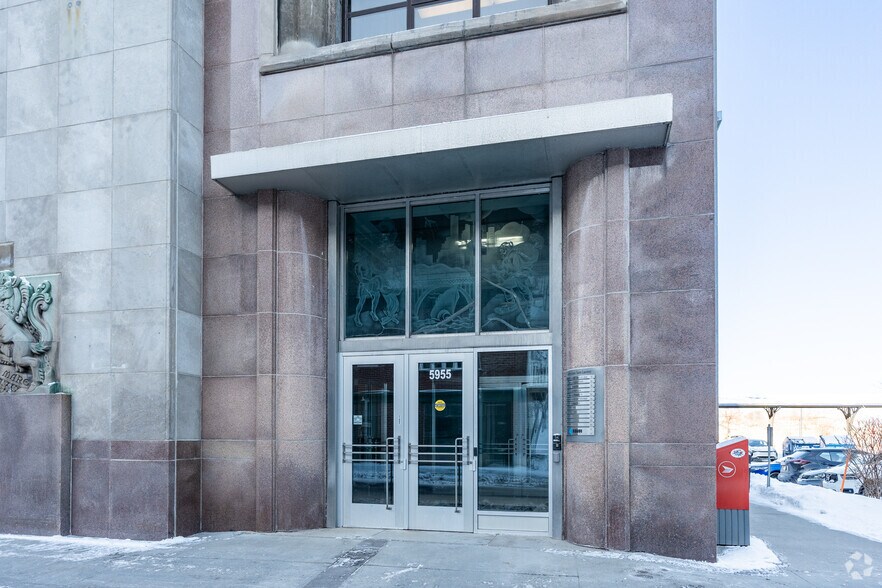 5935-5955 Rue Saint-Laurent, Lévis, QC à louer - Photo du bâtiment - Image 3 de 3