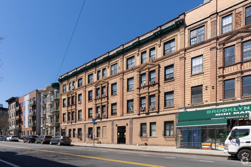 1430 Bedford Ave, Brooklyn, NY à vendre - Photo du bâtiment - Image 2 de 5