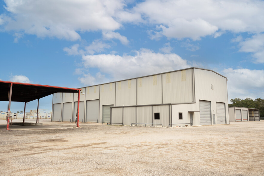 11900 Hirsch Rd, Houston, TX for lease - Building Photo - Image 1 of 5