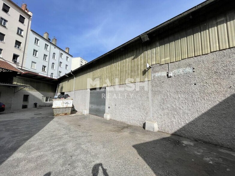 Flex dans Lyon à louer - Photo du bâtiment - Image 1 de 9