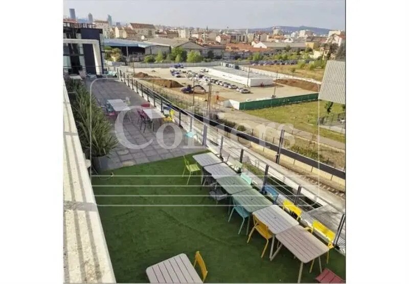 Office in Villeurbanne for lease Building Photo- Image 1 of 13