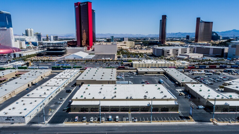 2910 S Highland Dr, Las Vegas, NV à louer - Photo du bâtiment - Image 1 de 5