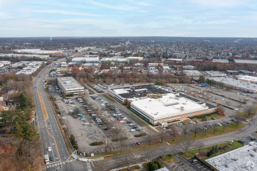 6900 Jericho Tpke, Syosset, NY à louer - Aérien - Image 3 de 5