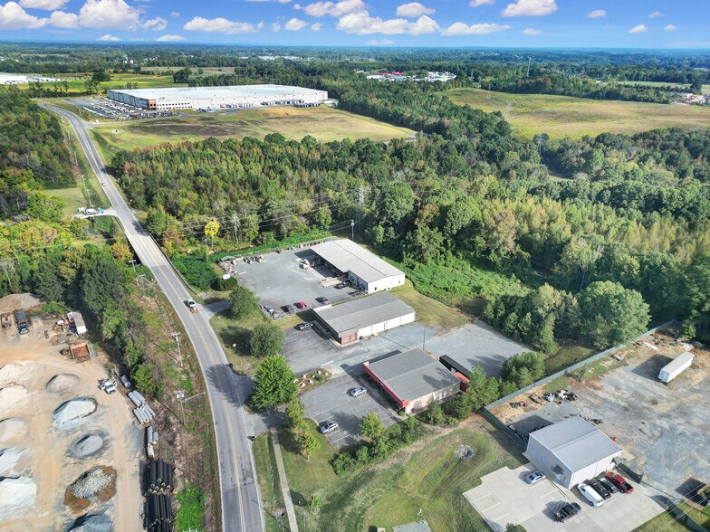 908 N Sutherland Ave, Monroe, NC à vendre - Photo du bâtiment - Image 3 de 12