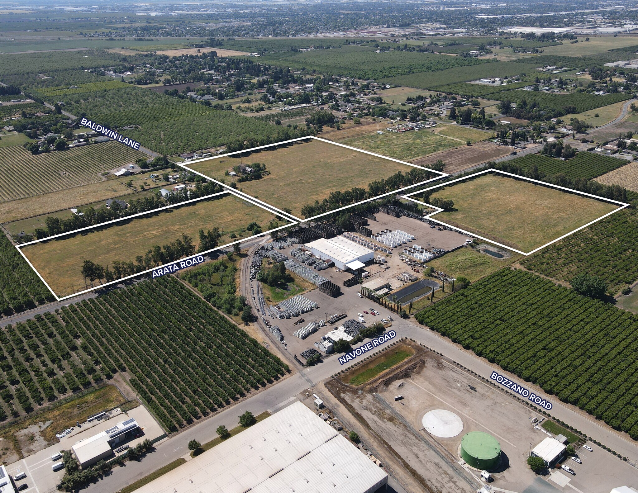 Fairchild Industrial Park portefeuille de 2 propriétés à vendre sur LoopNet.ca Aérien- Image 1 de 6