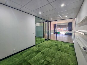 1 Alison Rd, Wyong à louer Photo intérieure- Image 1 de 4