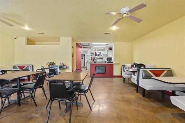 34041 US-96 Hwy, Buna, TX à vendre - Photo intérieure - Image 3 de 20