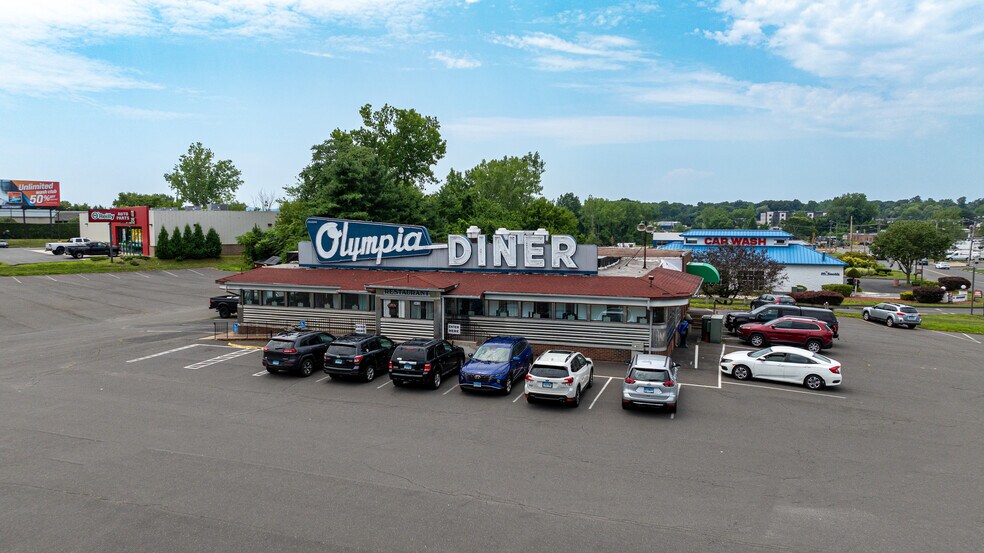 3413 Berlin Tpke, Newington, CT à vendre - Photo du bâtiment - Image 2 de 16