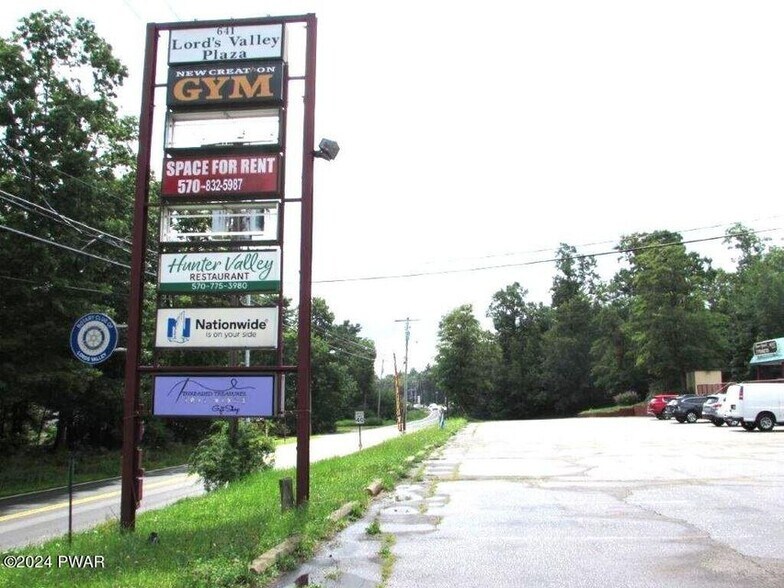 635 Route 739, Lords Valley, PA à vendre - Photo du bâtiment - Image 3 de 50