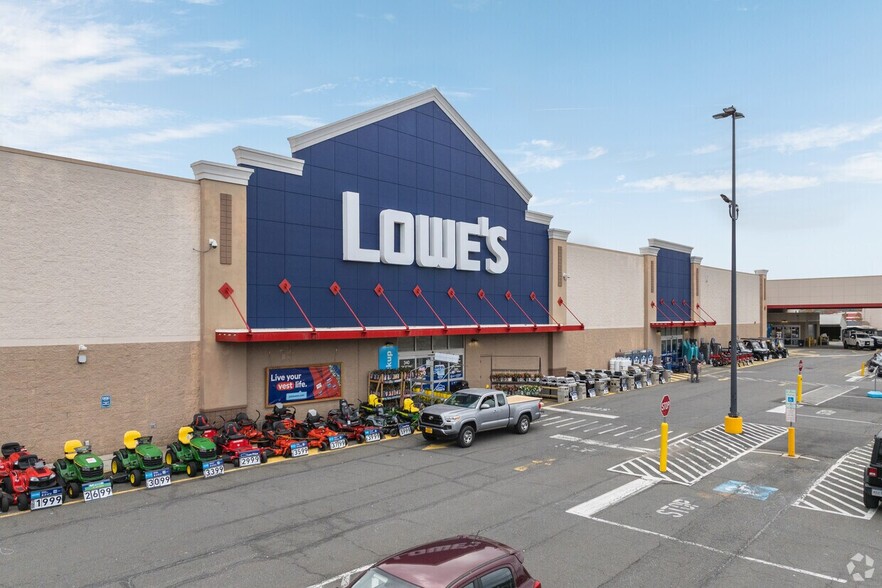 102-240 Crossings Blvd, Elverson, PA for lease - Building Photo - Image 1 of 3