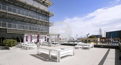 Bureau dans El Prat de Llobregat, Barcelona à louer Photo du bâtiment- Image 2 de 14