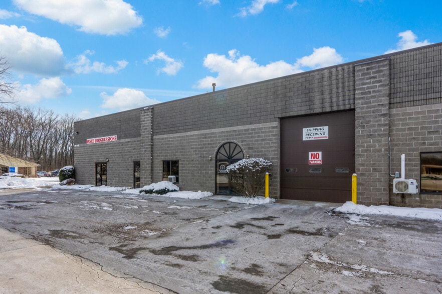 34 Patria Rd, South Windsor, CT for lease - Building Photo - Image 3 of 36