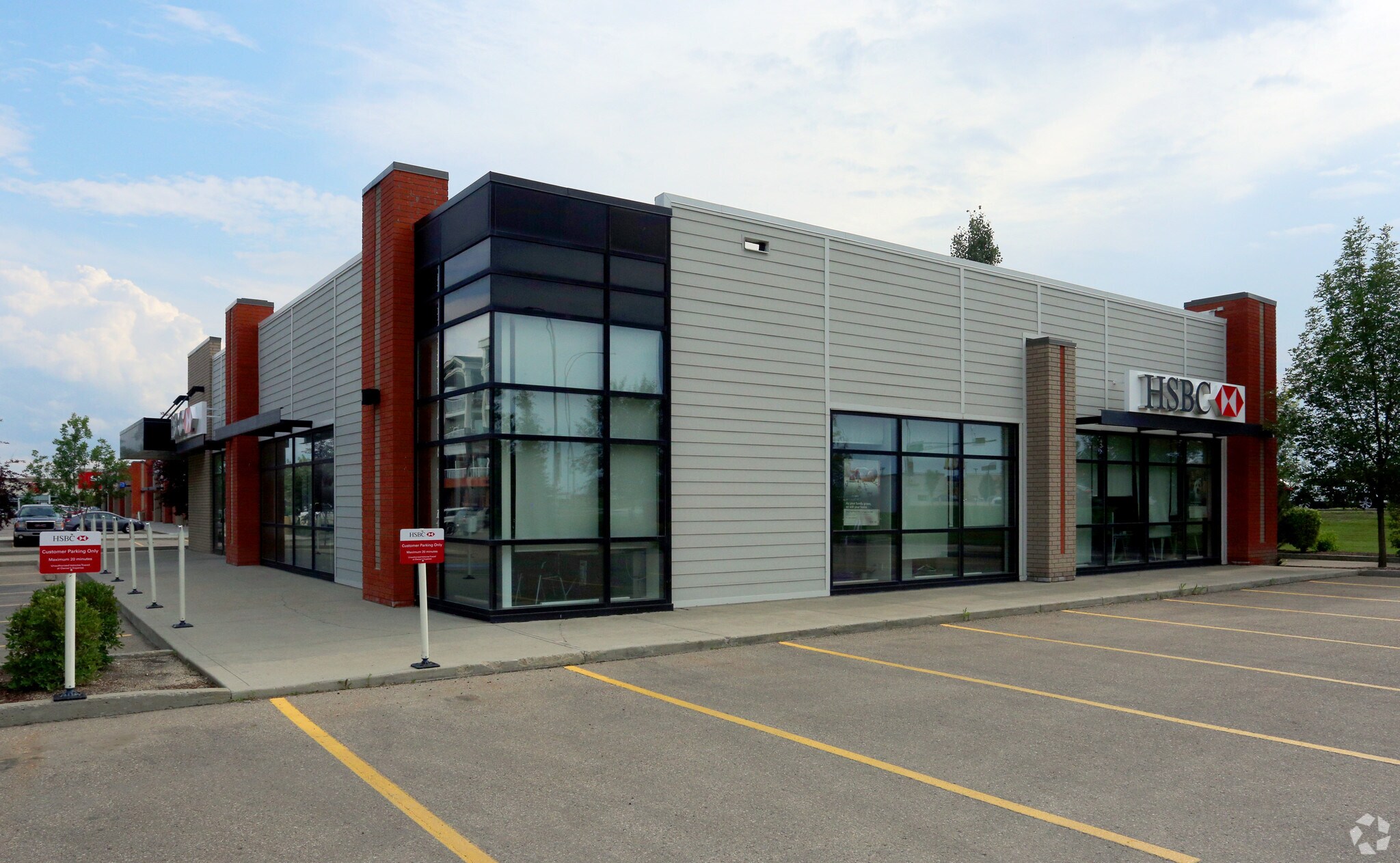 665 St Albert Trl, St. Albert, AB for sale Primary Photo- Image 1 of 1